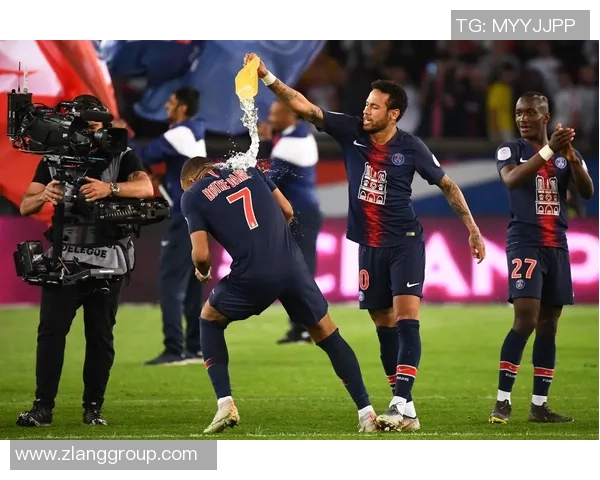 巴黎圣日耳曼与甘冈历史交锋回顾及战绩分析 巴黎圣日耳曼与甘冈历史交锋回顾及战绩分析